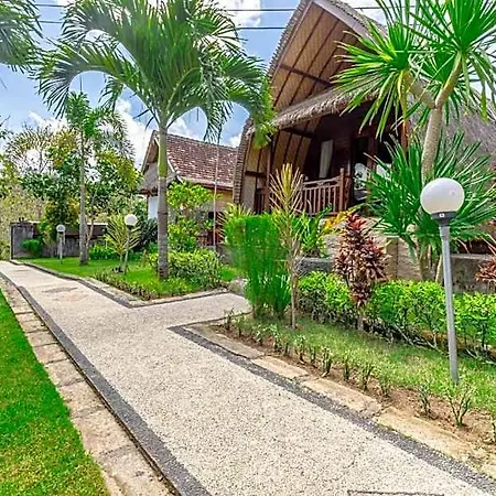 Comfy 1Br Villa With Garden View In Nusa Penida